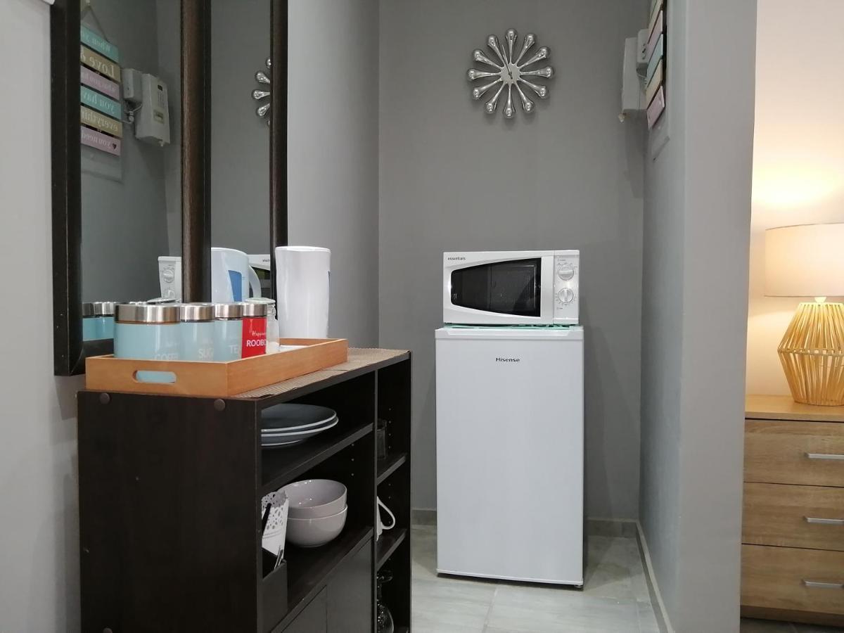 Roxy'S Rest Guest House 밴더바일파크 외부 사진