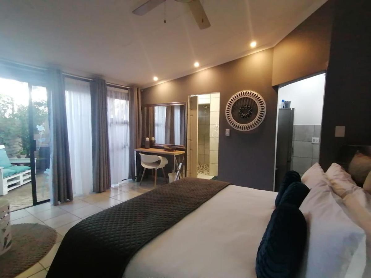 Roxy'S Rest Guest House 밴더바일파크 외부 사진